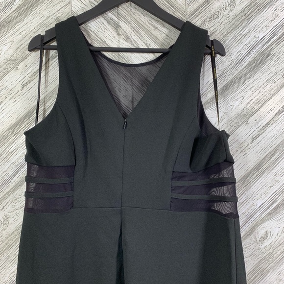 Suzanne Betro • Plus Size Little Black Dress - Picture 4 of 8